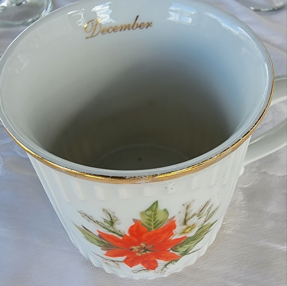 Duchov Royal Dux Original Czechoslovakia December Poinsettia Coffee Tea Mug - Picture 1 of 1